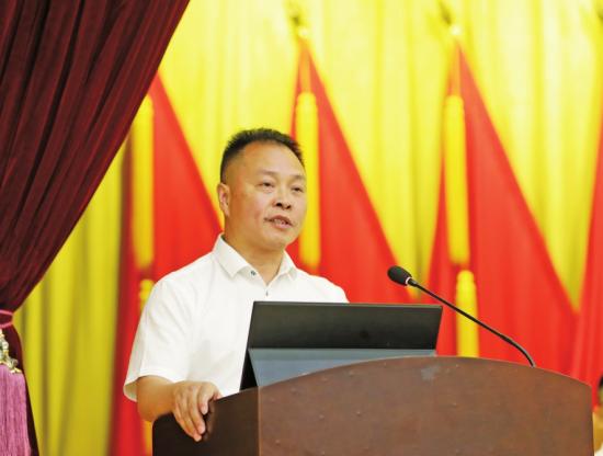 嗨皮游旅行社董事长罗小波