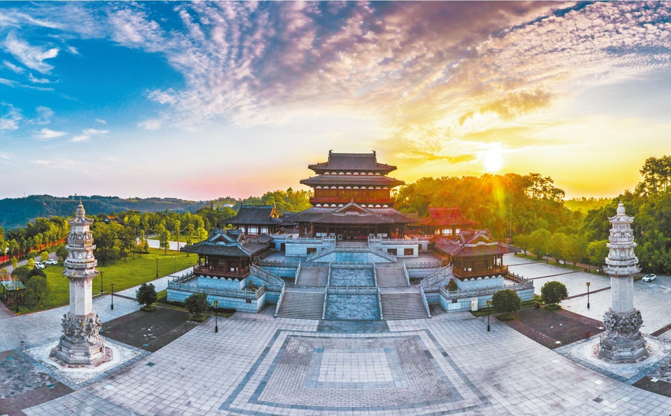 美丽的大足石刻宝顶山景区