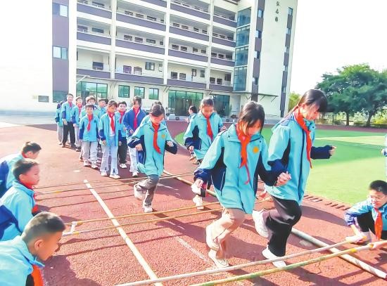 大足区高升小学 竹韵润童心