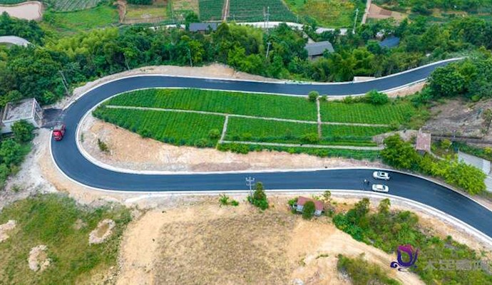 龙溪路提档升级　预计5月下旬通车