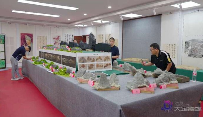 50件入围作品转化小样迎来专家评审 高坪镇将建山海主题石刻艺术长廊