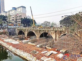 建设中的城区东关大桥