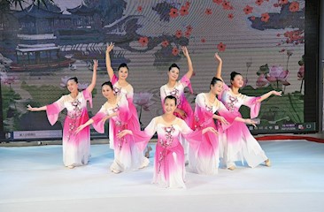 莲花朵朵女性公益联盟大足分会开展三周年庆典